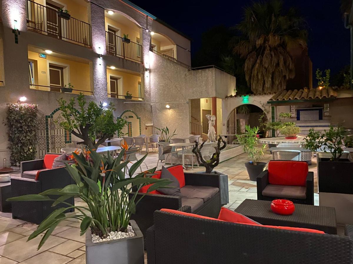 Logis Hotel Les II Mas - Perpignan Sud Cabestany Eksteriør billede