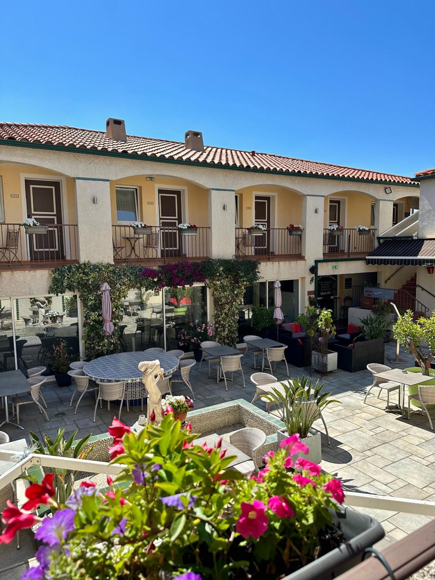 Logis Hotel Les II Mas - Perpignan Sud Cabestany Eksteriør billede