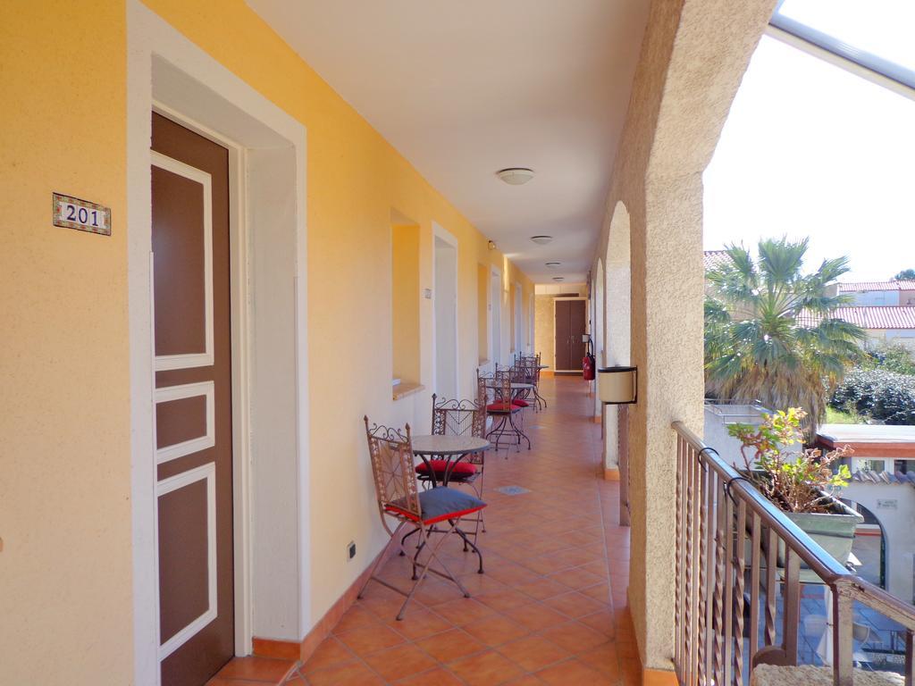 Logis Hotel Les II Mas - Perpignan Sud Cabestany Eksteriør billede