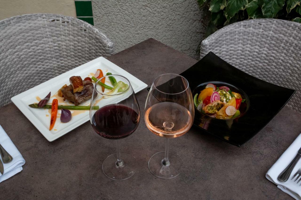 Logis Hotel Les II Mas - Perpignan Sud Cabestany Eksteriør billede